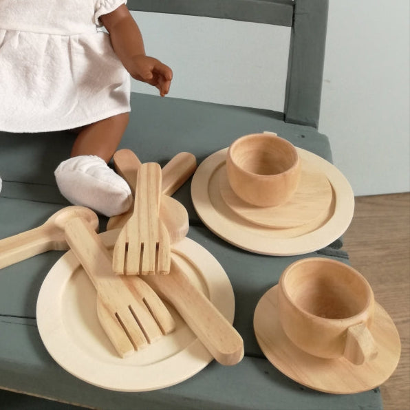 Egmont Wooden Dinner Set